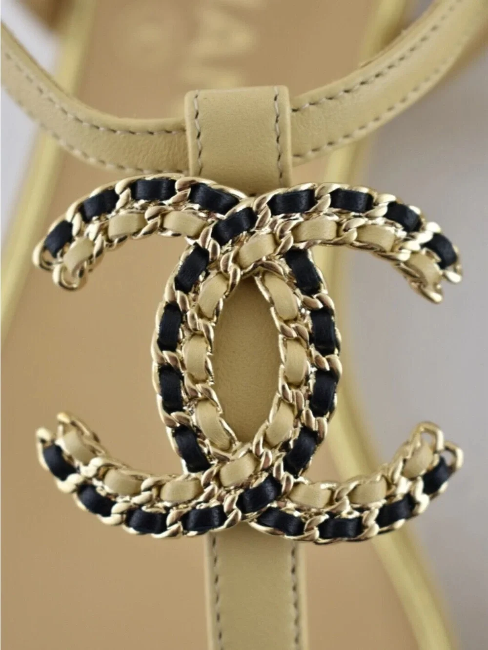 CHANEL Nude Leather Thong Sandals with Chain-Trim CC Logos